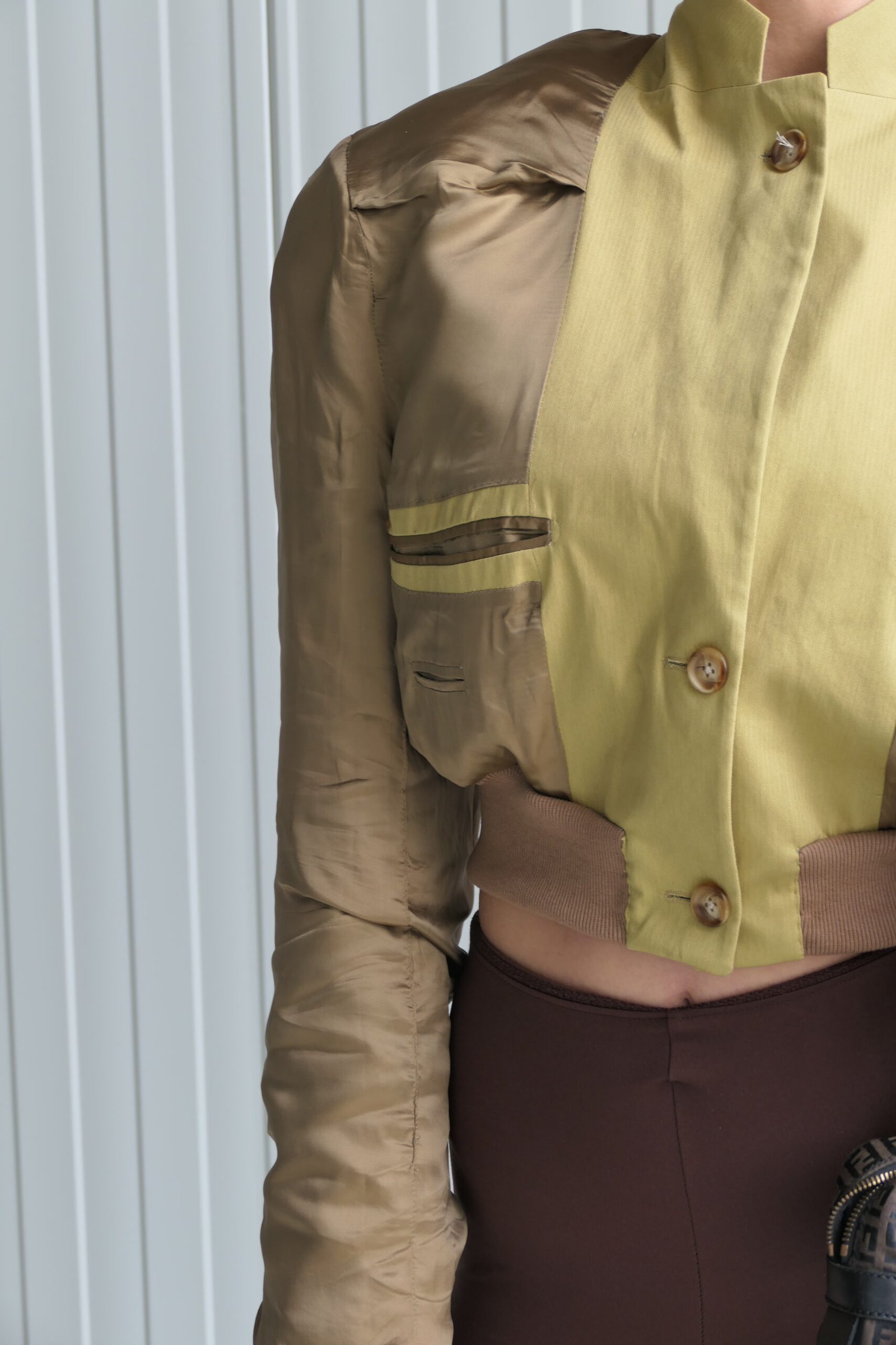 From inside out | Bomber blazer gold
