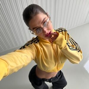 Fit in | Top